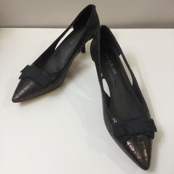 Donald Pliner Dova  Cutout Bow Kitten Heel Pump Croc Embossed Bronze Shoes 8 M - Picture 3 of 16